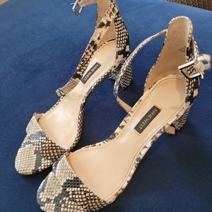 Nine West Pruce Grey Multi Snakeskin Ankle Strap B